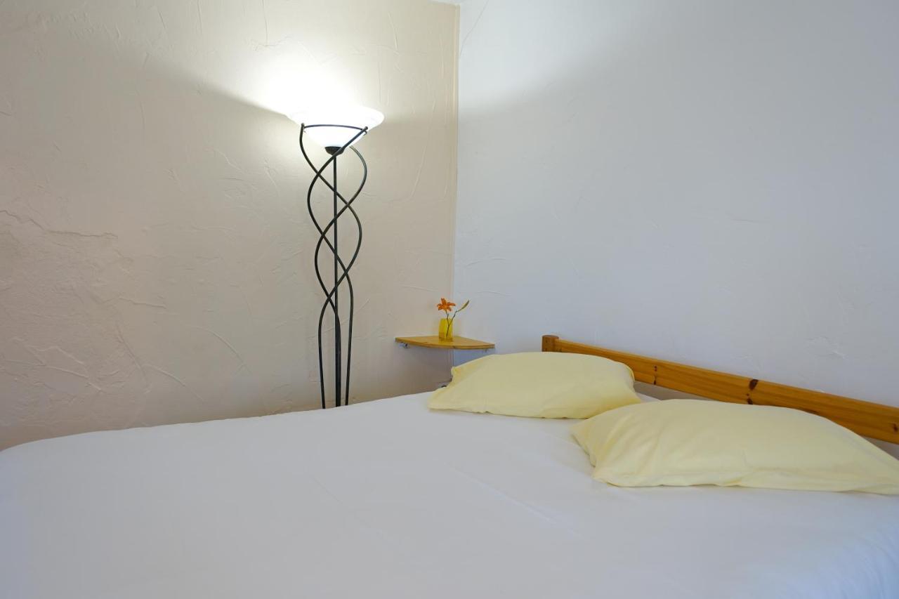 Appartement Spacieux Avec Terrasse Saint-André-dʼEmbrun Екстериор снимка