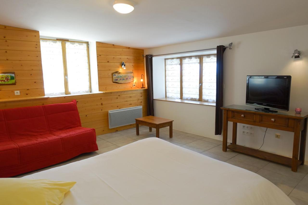 Appartement Spacieux Avec Terrasse Saint-André-dʼEmbrun Екстериор снимка