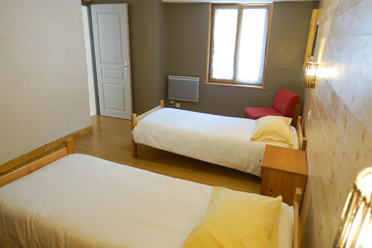 Appartement Spacieux Avec Terrasse Saint-André-dʼEmbrun Екстериор снимка