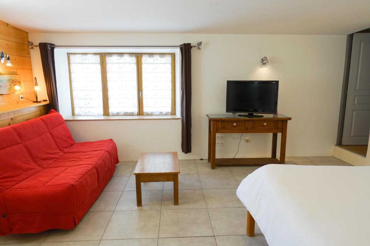 Appartement Spacieux Avec Terrasse Saint-André-dʼEmbrun Екстериор снимка